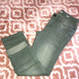 ✨Olive green Capris✨